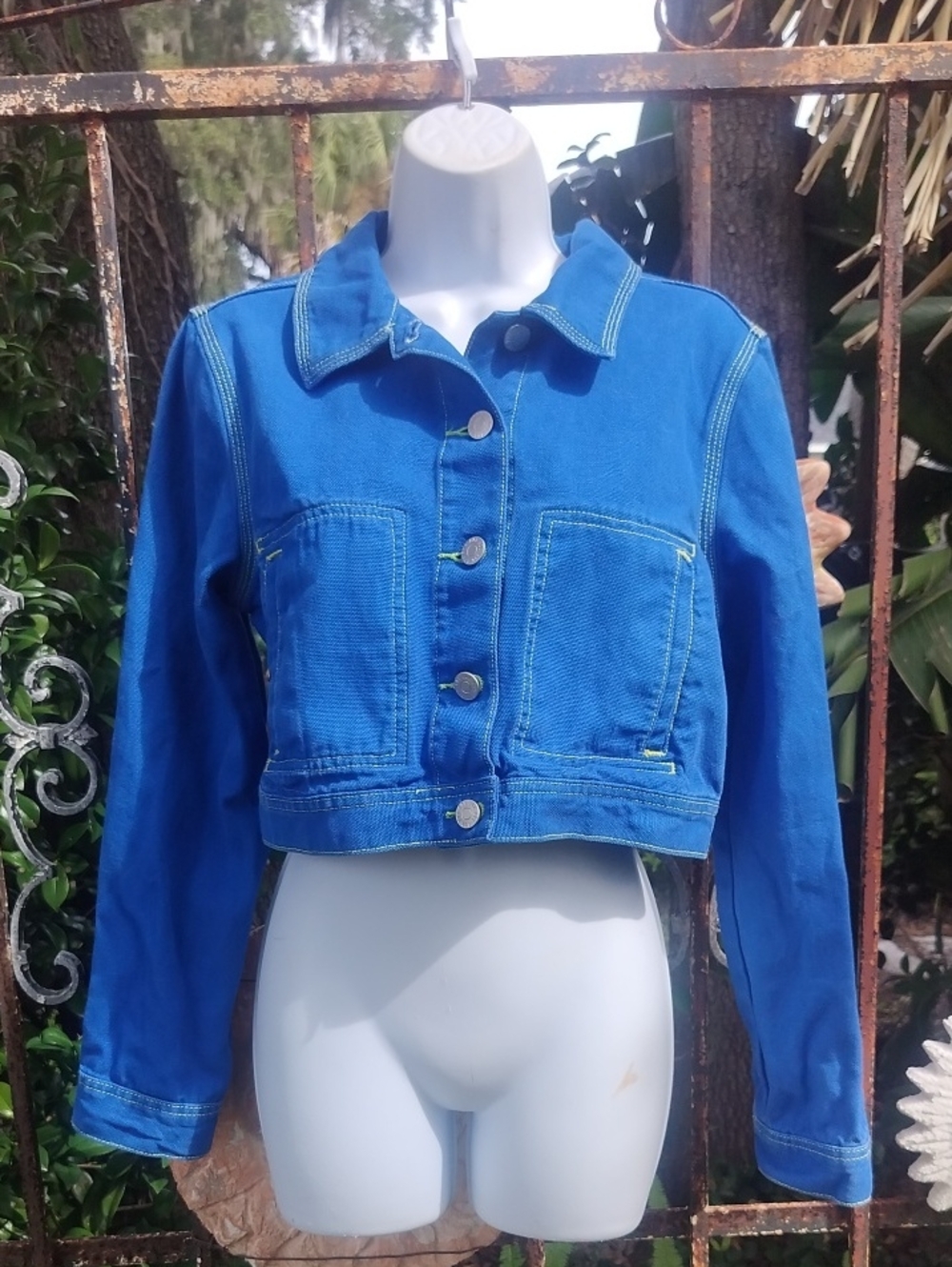 BDG Women's Blue Cropped Denim Jacket M